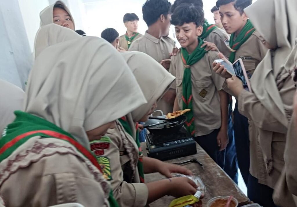 HW SMP Muhammadiyah 1 Surabaya Olah Aneka Produk Makanan