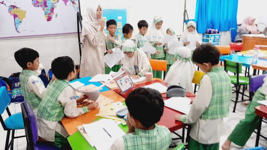 Monev Science ICP SDMM Tampilkan Pembelajaran Science Cambridge Bertema Properties of Material