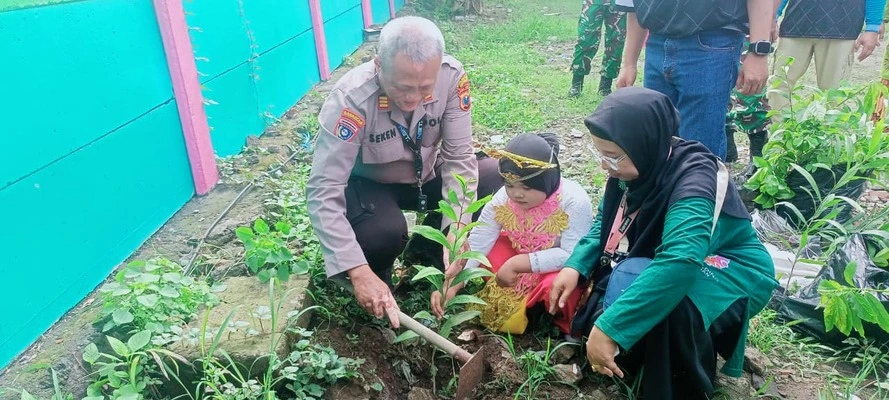Muhammadiyah Lakukan Aksi Nyata Peduli Alam, Tanam 1000 Pohon Demi Generasi Mendatang