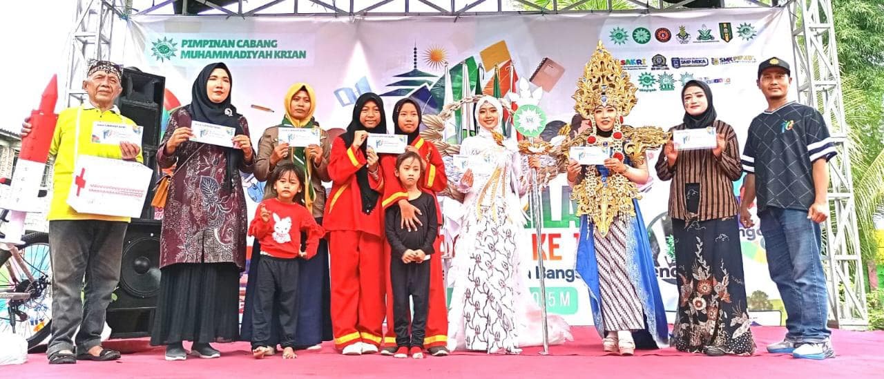 1.113 Peserta Meriahkan Pawai Milad ke-113 Muhammadiyah di Krian