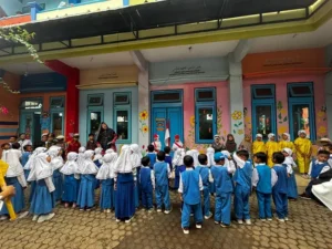 Semangat 45 di Usia Dini, Anak PAUD Aisyiyah Modern Paciran Rayakan Hari Pahlawan dengan Cara Unik