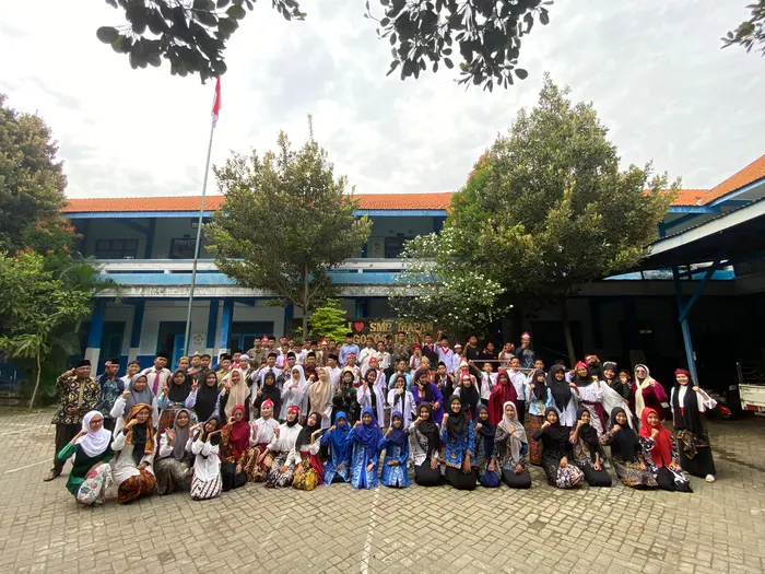 Semarak Hari Pahlawan di SMP Muhammadiyah 8 Laren: Bangkitkan Semangat Juang Lewat Kegiatan Edukatif