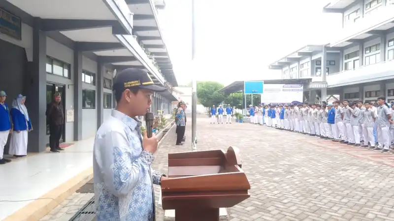 Tiga Teladan Pahlawan Bergema di Upacara SMA Muha Genteng