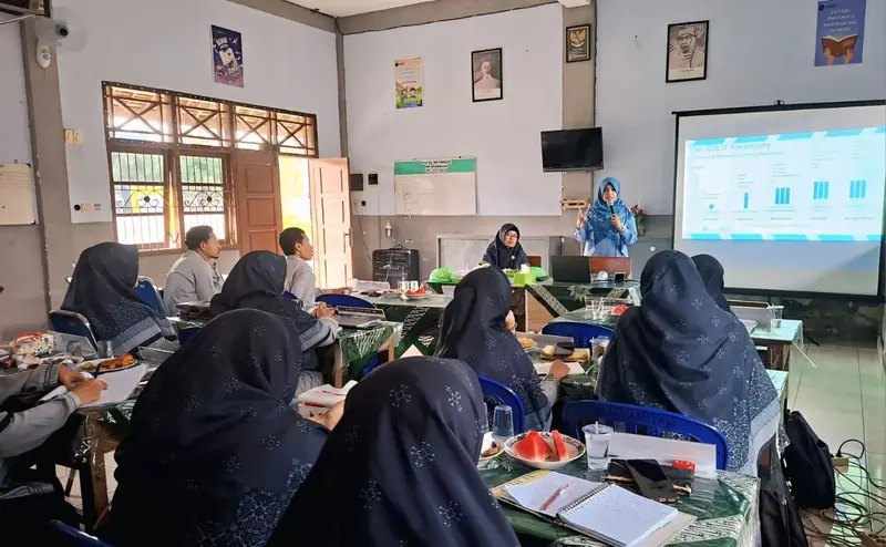 Tingkatkan Kompetensi, Guru MI Islamiyah Mojopetung Ikuti Pelatihan Penyusunan Core Values