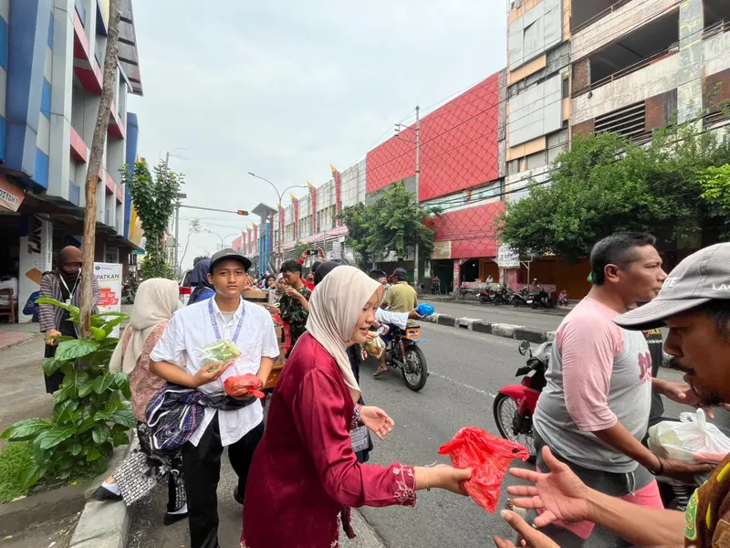 Kebaikan di Hari Pahlawan: SMK Mudisa Gelar Jalan Sehat dan Berbagi Sayuran Siap Masak