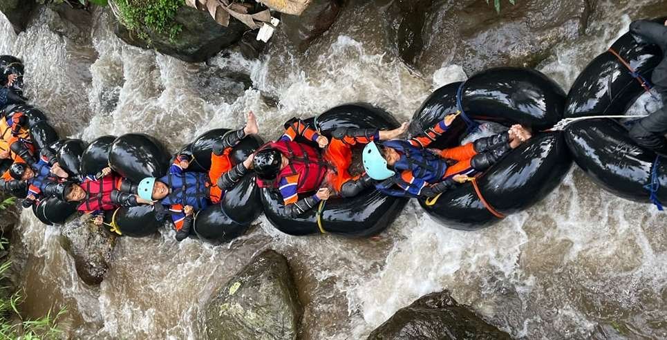 Field Trip Penuh Adrenalin: Siswa Kelas 5 Nyebur di Sungai Omah Jambu Kemuning