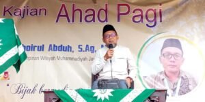 Muhammad Khoirul Abduh Sampaikan Tema Bijak Bermedia Sosial dalam Pengajian Ahad Pagi PCM Tulangan