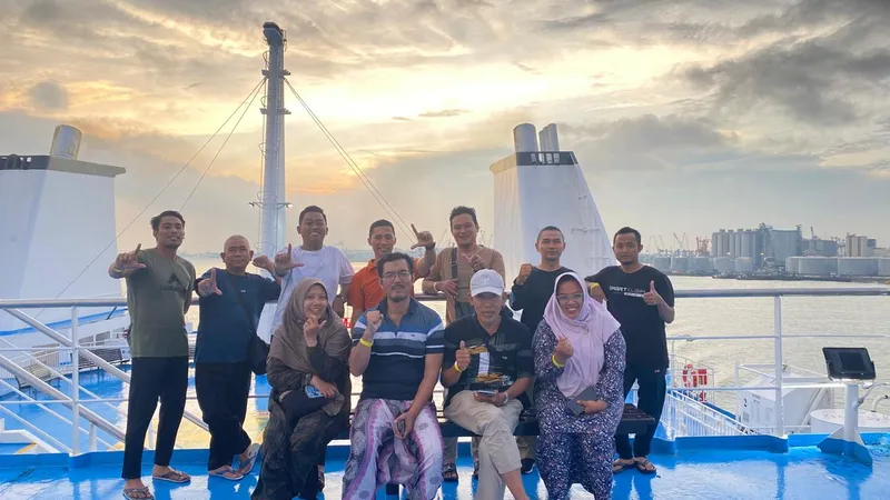 Rombongan PCM Babat dan PRM Patihan Berlayar ke Banjarmasin Ikuti CRM Award 2025