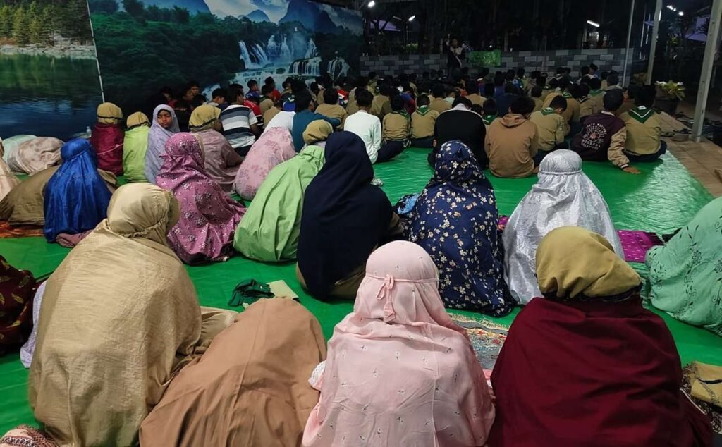 Belajar dari Alam: Refleksi Spiritual Siswa Mumtas di Telogo Sewu