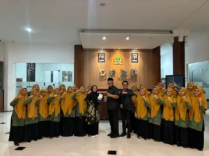 Pendidikan Pancasila: Santri PPI AMF Malang Langsung Belajar dari DPRD Kota Malang