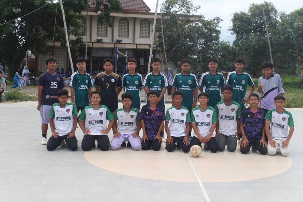 Persahabatan Murid MAM 8 Takerharjo dan MAM 11 Kranji dalam Meraih Sportivitas