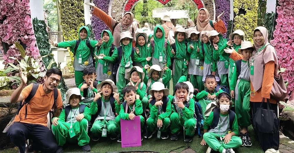 Petualangan Seru Kelas 1 SD Muda Tusida: Belajar Satwa di KBS, Mengasah Iman di Masjid Al Akbar