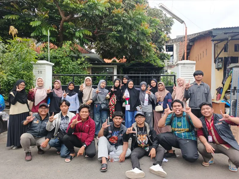 Belanja Sambil Bersedekah: Relawan Lazismu Surabaya Adakan Seger Waras Thrift