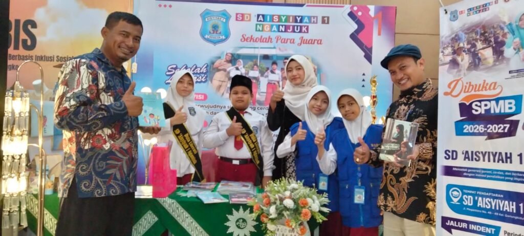 SD Aisyiyah 1 Nganjuk Tampilkan Duta Literasi dan Warcil di Festival Literasi 2025