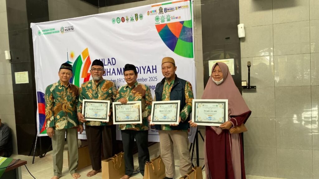 Awarding Wakaf Muhammadiyah PCM Krian