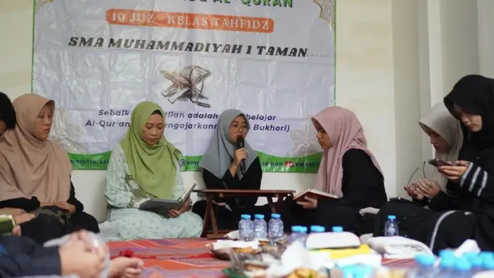 Dua Siswa Tahfidz Smamita Tuntaskan Tasmi’ Tahfidzul Qur’an 10 Juz Sekali Duduk