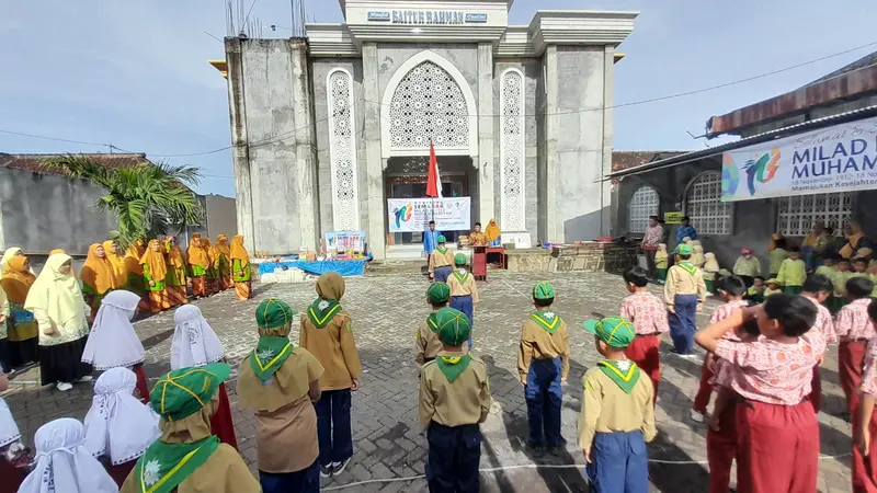 Pawai Ta’aruf PRM Centini Warnai Meriahnya Milad ke-113 Muhammadiyah