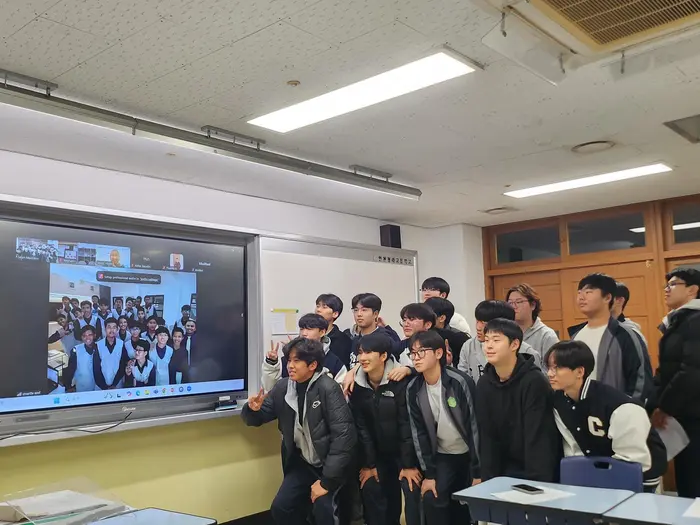 Kolaborasi Santri AMF–Korea dalam Global School Exchange