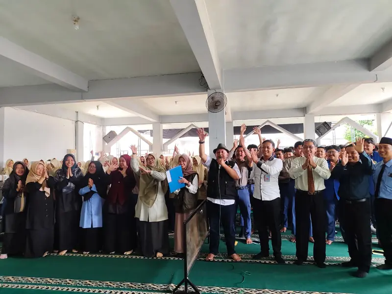 YAN-LPSS Ajak Pelajar SMA Muha Genteng Perangi Narkoba Sejak Dini