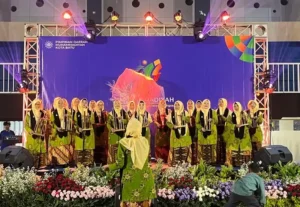Harmoni Angklung Warnai Puncak Milad ke-113 Muhammadiyah PDM Batu