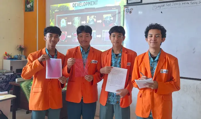 Siswa Smamita Kembangkan Bioplastik dari Gelatin Tulang Sapi