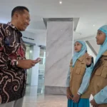Duo Warcil Berlatih Wawancara: Doorstop Wawancarai Wamen Diktisaintek