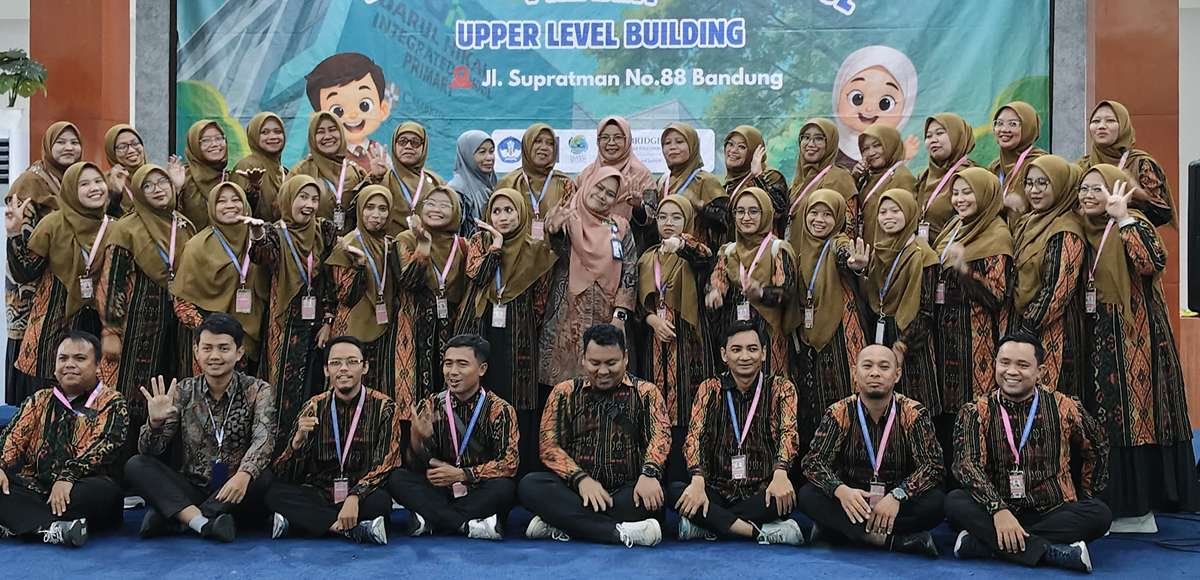 SD Mupat Gali Inspirasi Pendidikan Lewat Studi Tiru ke Darul Hikam Integrated School Bandung