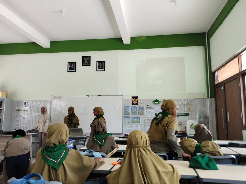 Tugas KKA: Game Animasi Karya Siswa SD Almadany Gresik Memukau Guru Pembimbing