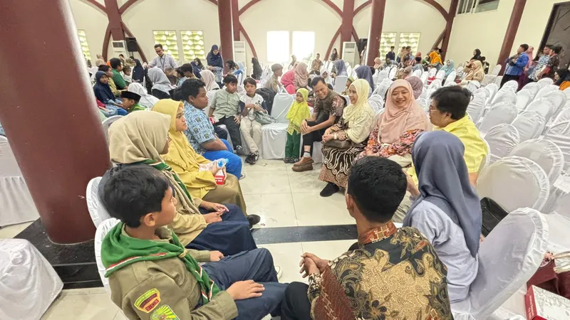 Menebar Cinta, Merawat Asa: Jejak Kepedulian dr Farida Nur Aini untuk Anak Yatim