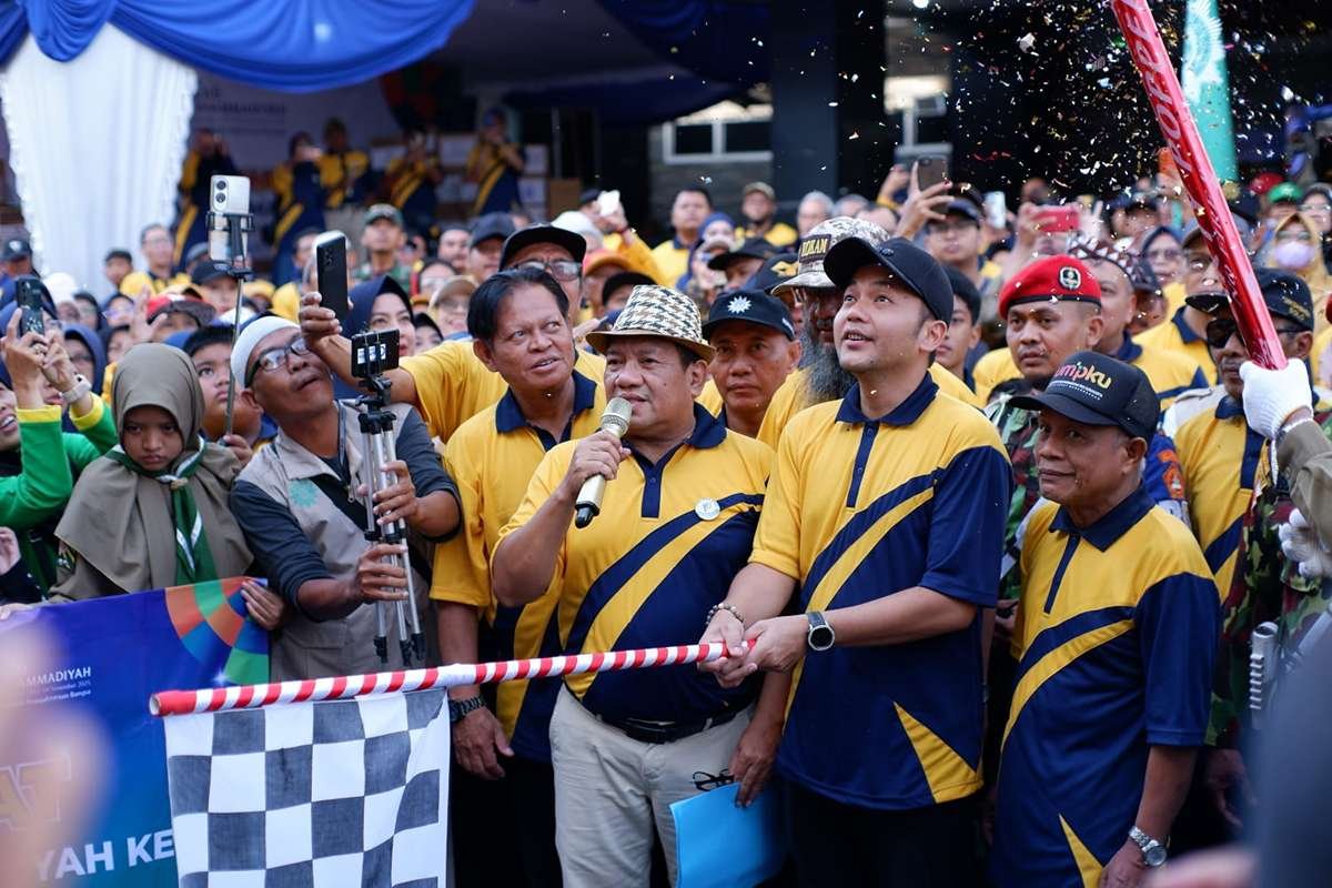 Wali Kota Surakarta, Respati Ardi Lepas 5.000 Peserta Jalan Sehat Milad ke-113 Muhammadiyah