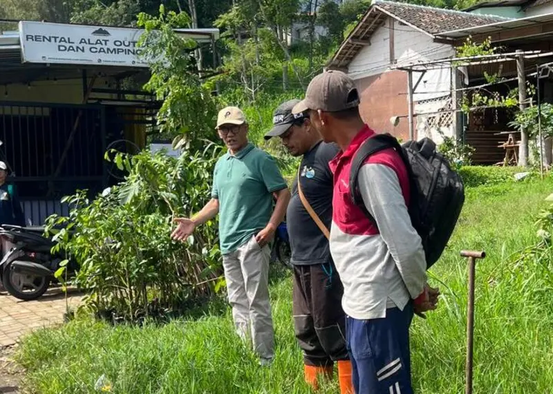 PD IPM Kota Batu dan Warga Kasinan Kompak Hijaukan Lereng Gunung Panderman