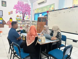 Kolaborasi Guru, Orang Tua, dan Ahli: Menguak Potensi Anak di Konsultasi Psikologi SDMM