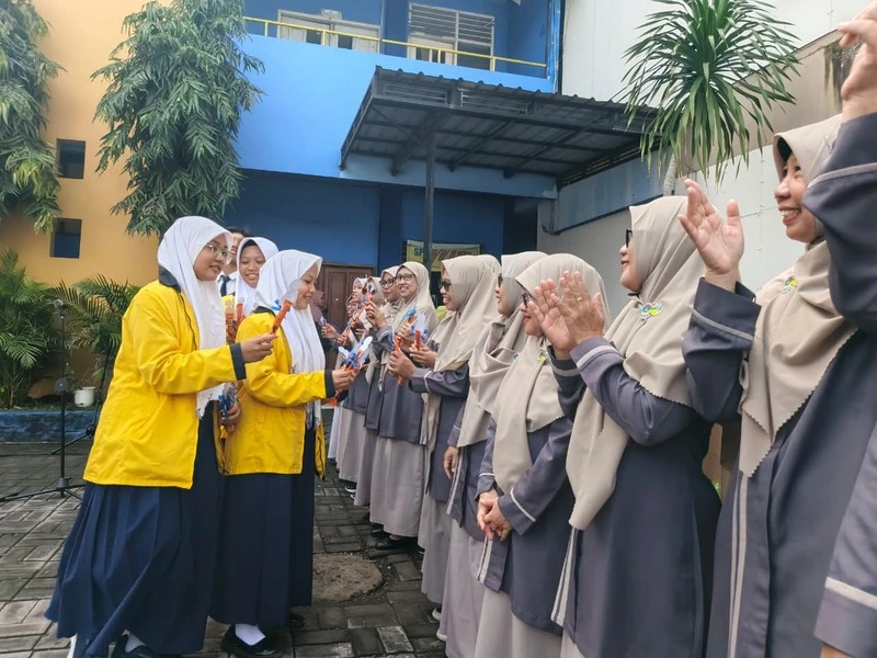 PR IPM Spemutu Beri Apresiasi kepada Guru dalam Momen Peringatan Hari Guru