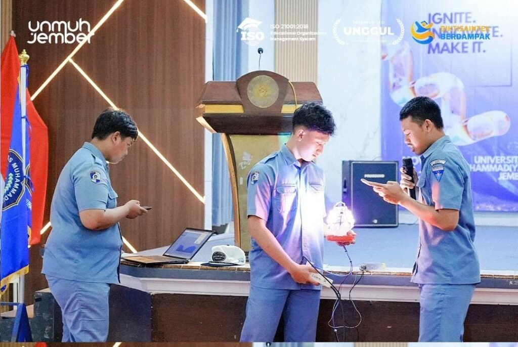Siswa Elektro SMK Muda Genteng Ciptakan Inovasi Teknologi PANJER.IO Perangkap Hama Pertanian