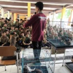 Siswa SD Muhsida Penuh Semangat dalam Edukasi Satwa Masuk Sekolah