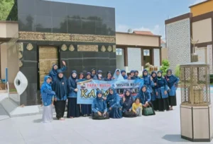 Rapat sambil Wisata ala Emak-Emak Aisyiyah Laren Barat