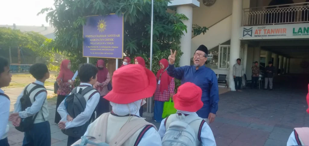 Keseruan Wisata Edukasi saat MPLK SD Almadany