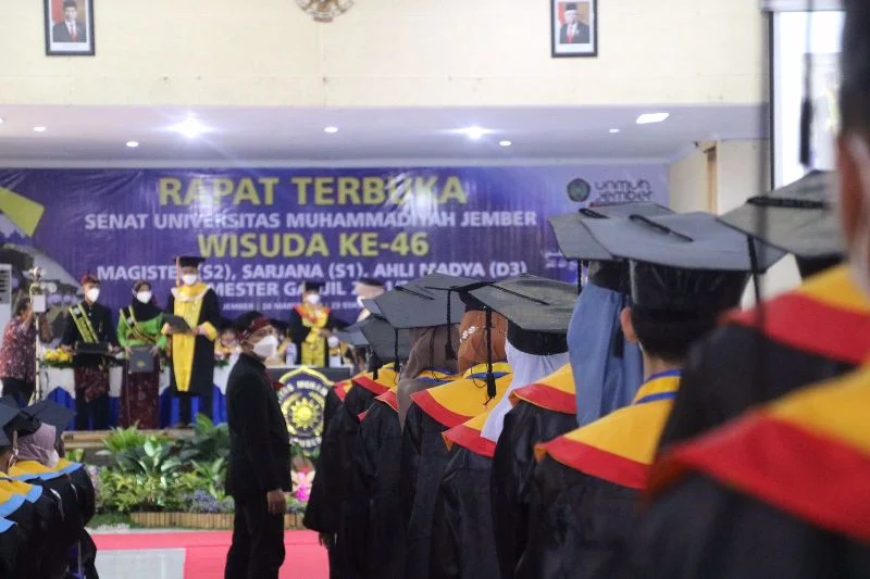 Unmuh Jember Gelar Wisuda, Ini Potret Lulusannya