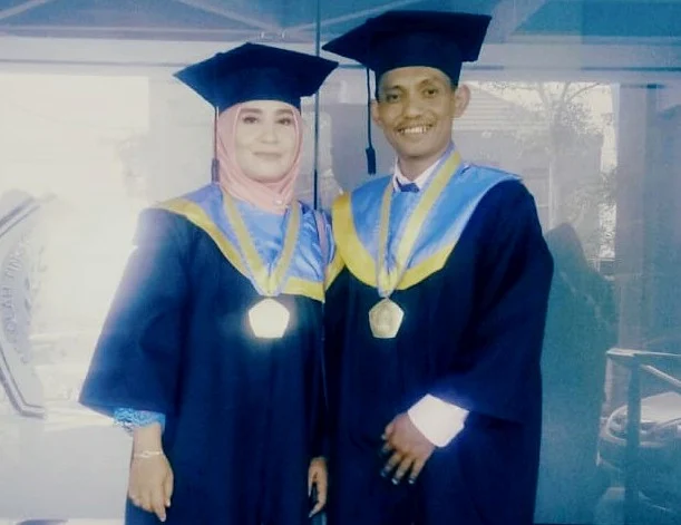 Kuliah Bareng di UMLA, Suami Istri Ini Juga Bisa Lulus Bersamaan