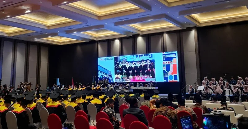 Wisuda UMG, Prof Mu’ti: Intelektual Muda Lahir dari Sini