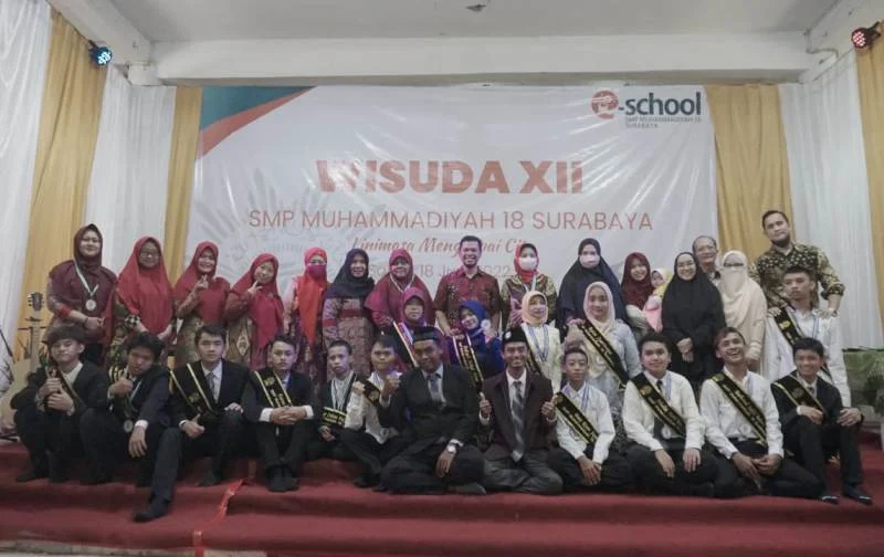 E-School Gelar Wisuda, Lulusan Diminta Lakukan Ini