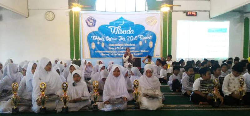 Selamat! SD Muhammadiyah 9 Kota Malang Wisuda 18 Hafizd Juz 30 dan 150 Tilawati