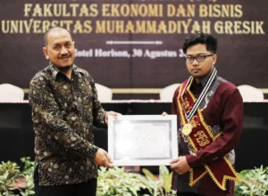 Lulusan FEB UMG Dapat Pesan Ini dari Wakil Rektor