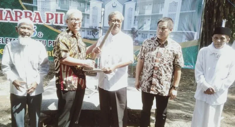 PII Bangun Pesantren, Ini Pesan Politiknya