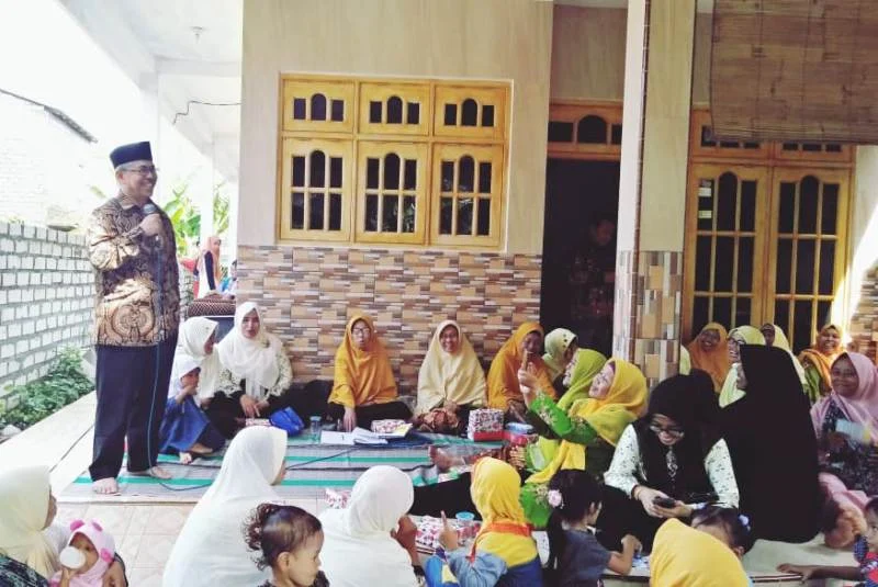 Di Depan Emak-Emak, Prof Zainuddin Maliki Berkisah Cara Simbok Mendidik Anak-Anaknya