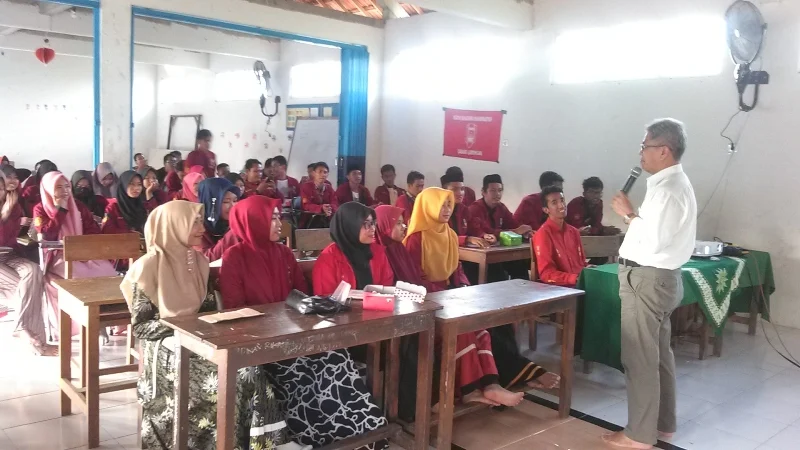 Hadiri Pelantikan IMM, Pulang Bawa Lima Buku