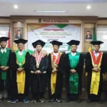 Guru Spemdalas Azaki Khoirudin Raih Doktor