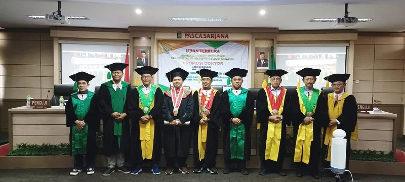 Guru Spemdalas Azaki Khoirudin Raih Doktor