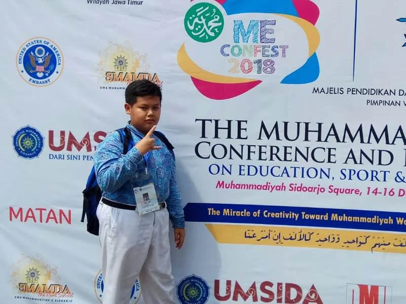 Anak Ini Memberi Hadiah Terindah untuk Orangtua dan Sekolah