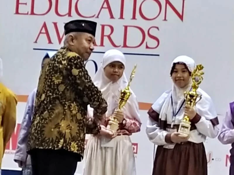 Sempat di Urutan 20, Akhir Mampu Rebut Juara 1 Lomba Sains